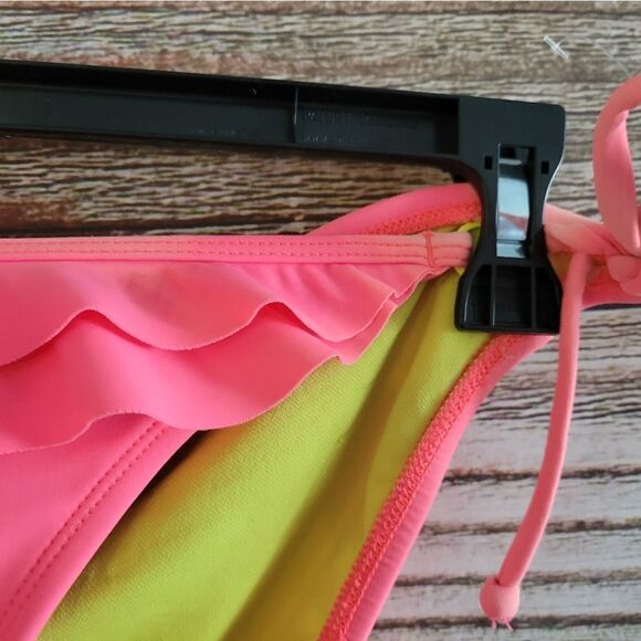 The Bikini Labs bikini Bottoms set of ( 2 ) medium NWT - Picture 3 of 10